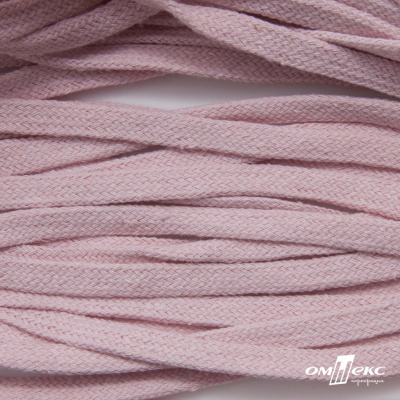 Шнур плетеный d-8 мм плоский, 70% хлопок 30% полиэстер, уп.85+/-1 м, цв.1019-св.розовый - купить в Вологде. Цена: 735 руб.